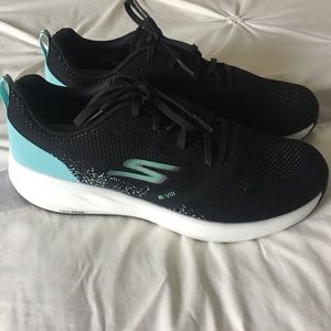 Skechers Go-Run 8 high performance running shoes